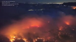 Homem é preso por iniciar 'pior incêndio da história' na região de Madri - Reprodução / Bomberos CM / Band