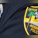 Polícia de Jacksonville, na Flórida (EUA), alertou adultos para que não deixem armas ao alcance de crianças - Reprodução / Facebook / Jacksonville Sheriff's Office
