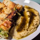 Imagem Lampi Bistrô: gastronomia, arte e música dão vida ao Beco da Rapariga