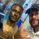 Imagem Neymar ganha estátua e busto no Memorial das Conquistas do Santos