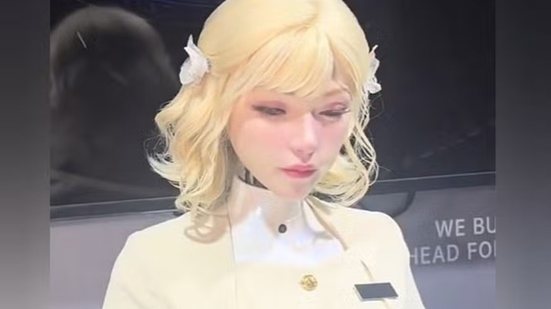 Imagem Vídeo: robô humanoide ultrarrealista impressiona ao conversar e reproduzir expressões humanas