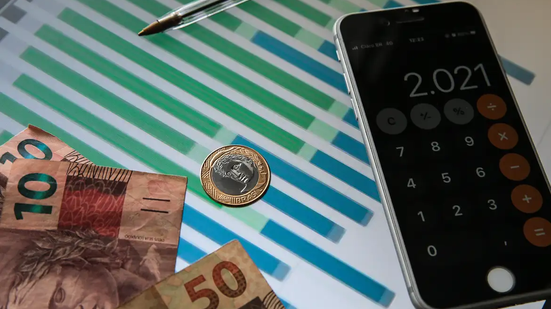 Taxa básica de juros foi mantida pelos analistas em 14% - Foto: Agência Brasil