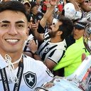 Almada foi campeão da Libertadores e do Brasileirão pelo Botafogo - Vitor Silva / Botafogo