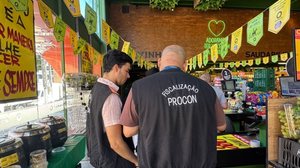 Foram encontrados carnes e laticínios impróprios para consumo - Foto: Secom Maceió