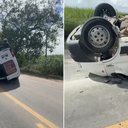 Acidente entre carro e van causa capotamento na BR-316, em Pilar - Reprodução / Redes sociais