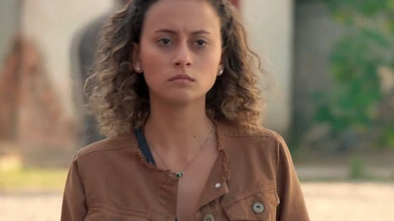 Ex-'Malhação' vira CLT após ficar sem trabalhos como atriz