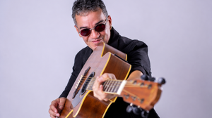 Imagem Allan Bastos apresenta o show "Minha História" nesta sexta-feira (7) no Villa Farol