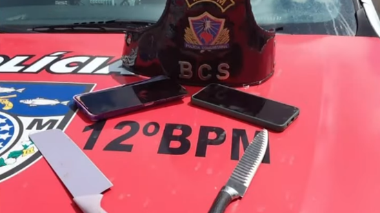 Imagem Homem ameaça matar esposa e a fere com faca após ela mexer no celular dele