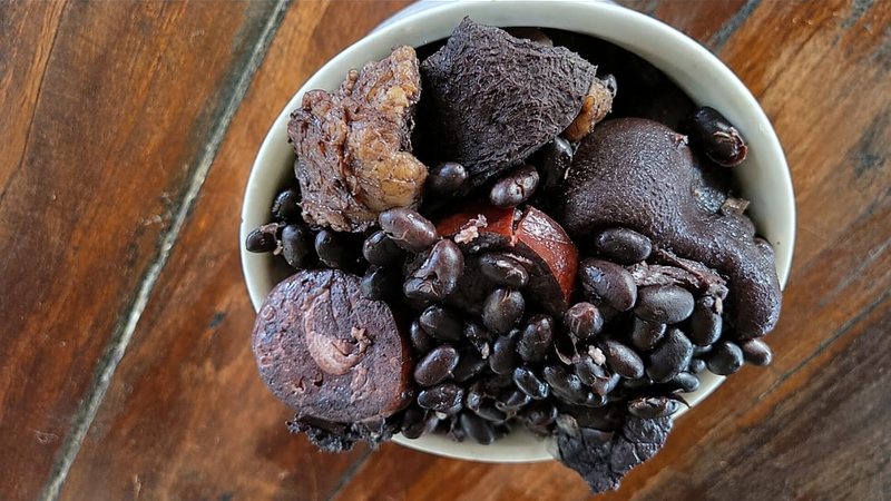 Feijoada do Aguiar: há 42 anos servindo comida nordestina com fartura e tradição
