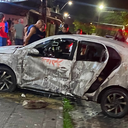 Veículo do motorista também foi danificado por populares - Foto: Cortesia ao TNH1