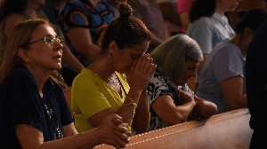 Sete em cada dez pessoas ouvidas (74%) concordam que Deus faz as pessoas serem melhores - Foto: Foto: Daniel Xavier/Canção Nova