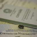 O reconhecimento pode ser feito a qualquer momento da vida, para garantir direitos como herança, pensão e benefícios previdenciários. - Foto: Agência Brasil