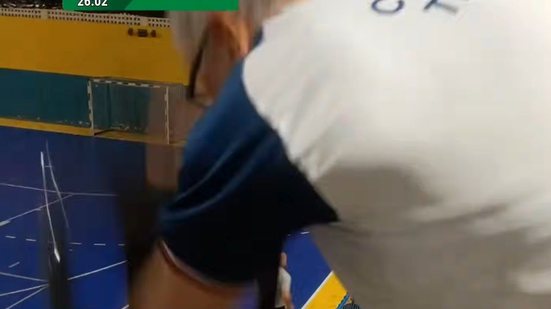 Cena foi registrada ao vivo no canal oficial da Confederação Brasileira de Handebol (CBHb), que transmitiu o jogo - Reprodução / Youtube / TV CBHB