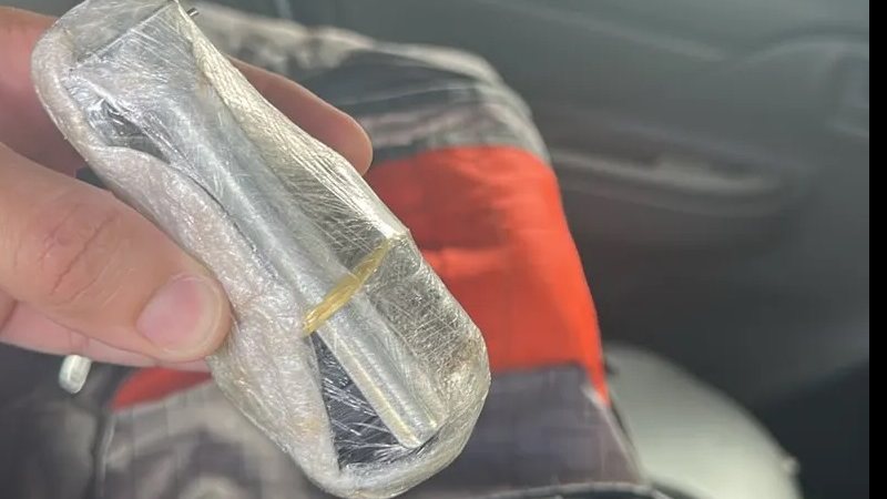 Dupla é presa com granada, revólver e drogas após denúncia de tráfico na Barra de São Miguel