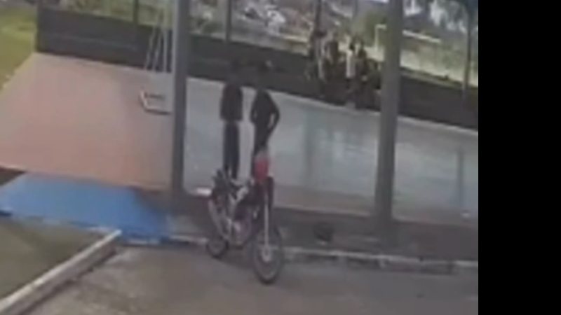 Quem são os suspeitos de matar o jogador Micael em Maceió? Vídeo mostra dupla
