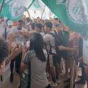 Imagem Antes do embarque para Maceió, torcida do Uberlândia faz festa para decisão com CSA