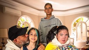 Henrique Fogaça e os três filhos: 'Ser pai não vem com manual, mas nunca faltou dedicação' - Arquivo pessoal