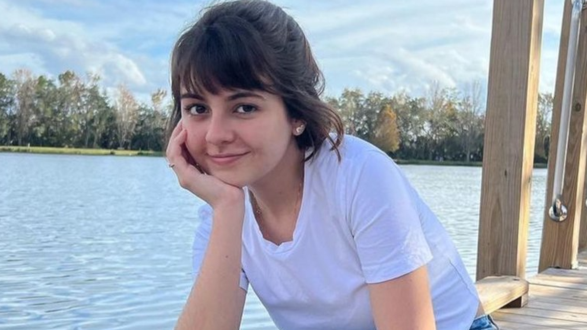 Klara Castanho surge irreconhecível para viver Maiara em filme de Marília Mendonça
