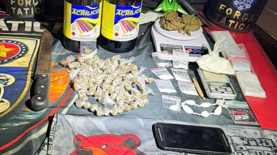 Imagem Polícia apreende maconha e cocaína em imóvel usado como laboratório de drogas