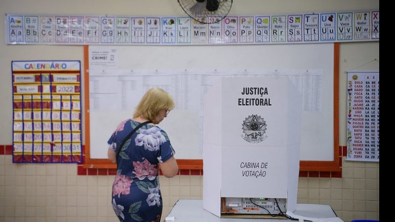 Mulheres representam 52,8% do eleitorado e número de votantes idosos cresce