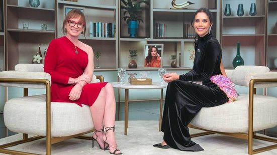 Nubia Óliiver conversa com Daniela Albuquerque no programa 'Sensacional', da RedeTV! - Divulgação / Rede TV
