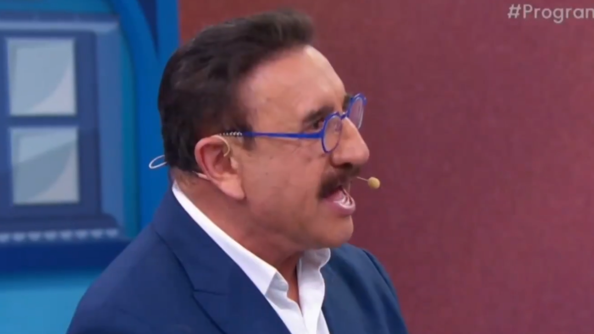 Ratinho diz que cantor tem \u0027cara de viado\u0027 em programa ao vivo e causa reação