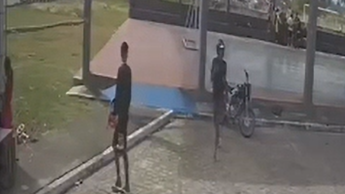 Quem são os suspeitos de matar o jogador Micael em Maceió? Vídeo mostra dupla