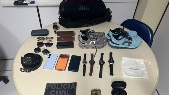 Suspeito de furtos em condomínios de luxo em Alagoas é preso na Bahia com R$ 113,8 mil em objetos