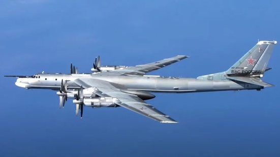 Aeronave que caiu seria um Tu-95 - Reprodução