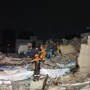 Bombeiros trabalham no resgate da obra que desabou na Penha, em SP; seis pessoas morreram - Divulgação / Bombeiros