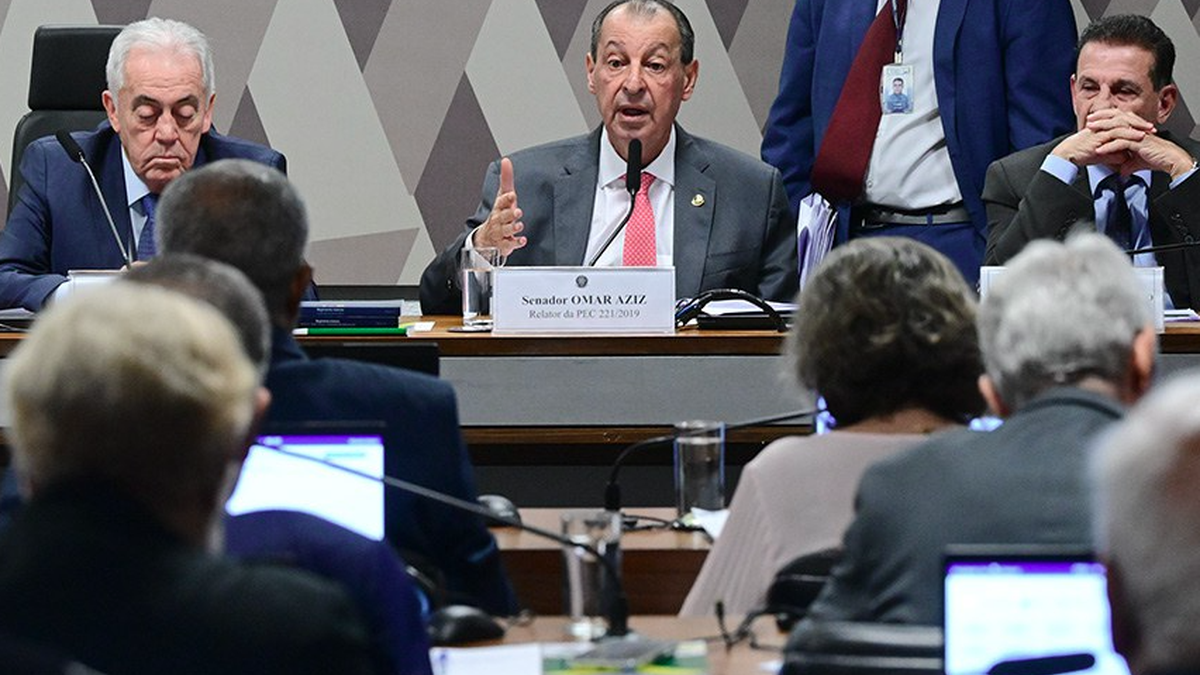 Comissão aprova fim da escala 6x1 e votação vai a último estágio, no plenário do Senado