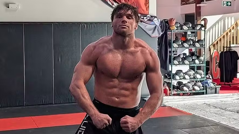 Lutador de MMA diz ter aceitado proposta de R$ 2,5 milhões para lutar contra chimpanzé