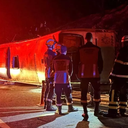 Ônibus saiu de Itaoca (ES) e seguia para Contagem (MG) quando tombou na BR-262 - Foto: Divulgação/Corpo de Bombeiros do ES