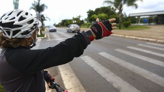 Imagem Projeto aumenta pena para motorista que matar pedestre ou ciclista