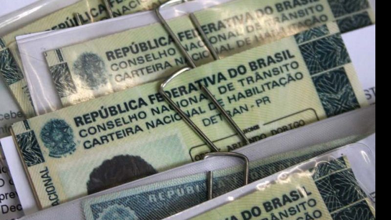 Proposta assegura CNH definitiva a quem cometer apenas infrações administrativas