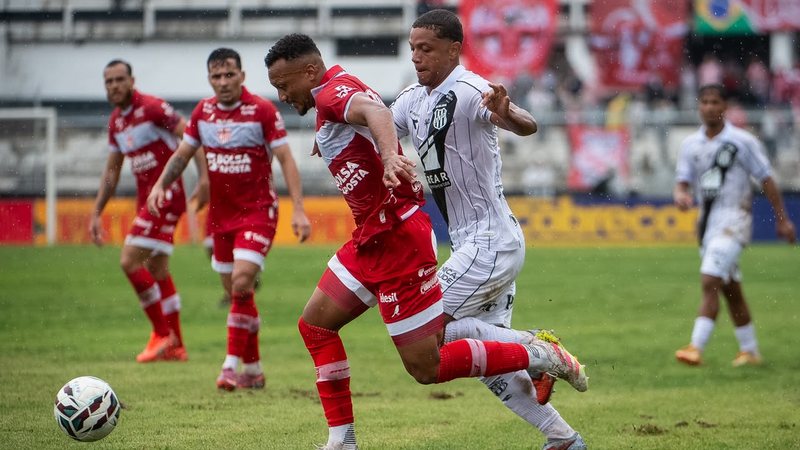 Festa frustrada: CRB joga mal e perde para Ponte Preta, que não vencia há 22 jogos