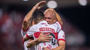 Galo venceu o América-MG no Rei Pelé e chegou aos 42 pontos na 26ª rodada - Francisco Cedrim / CRB