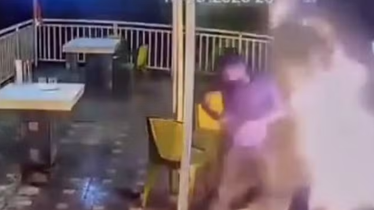VÍDEO: noiva é surpreendida por explosão de churrasqueira durante lua de mel