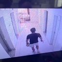 Imagens mostram médico em saguão antes de escalar prédio e invadir apartamento da ex em Bauru (SP) - Reprodução / Câmera de segurança