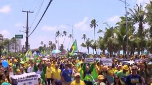 Manifestantes realizam protesto contra Lula e Alexandre de Moraes em Maceió - Reprodução / TV Pajuçara