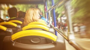 Antônio Medeiros Costa, de 10 anos, foi localizado nesta terça-feira (15) em um ônibus que circulava pelo estado de Sergipe. - Ilustração/Magnific
