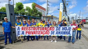 Trabalhadores dos Correios realizam protesto no Distrito Industrial, em Maceió - Sintect-AL