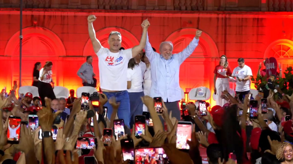 Ao lado de Renan Filho, Lula faz campanha em Maceió e reúne apoiadores na Praça Deodoro