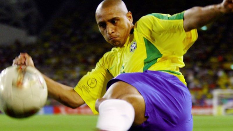Roberto Carlos Lost 99 Percent of His Fortune Due to Financial Issues