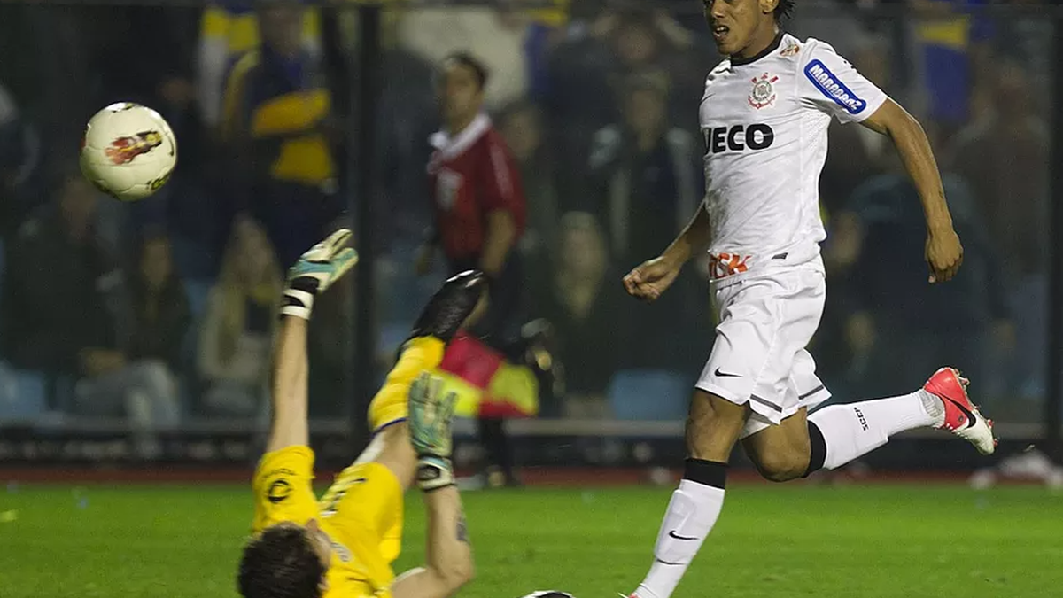 Campeão da Libertadores pelo Corinthians assina com outro clube paulista