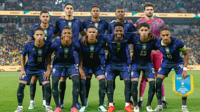 Roger Flores reprova titular da Seleção após atuação contra a Austrália