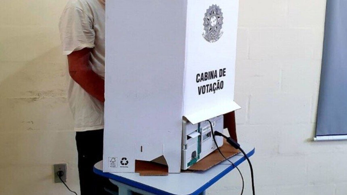 Com proibição suspensa pelo TSE, presos provisórios votarão em 2026