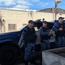 Vítima foi localizada durante patrulhamento da ROMU Bravo e recebeu atendimento da equipe após ser abandonada pelos suspeitos - Foto: Secom Maceió
