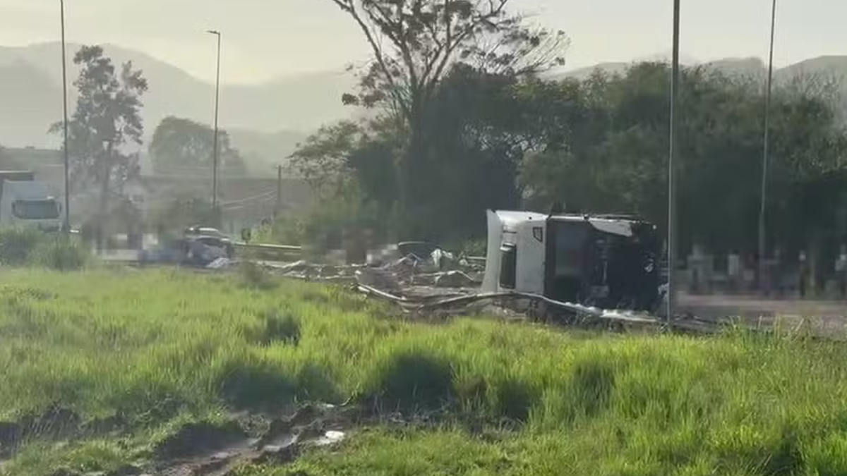 Cinco morrem e nove ficam feridos após acidente na BR\u002D393, no Rio de Janeiro
