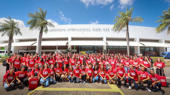 Alagoas embarca 100 alunos para intercâmbio de imersão na Inglaterra